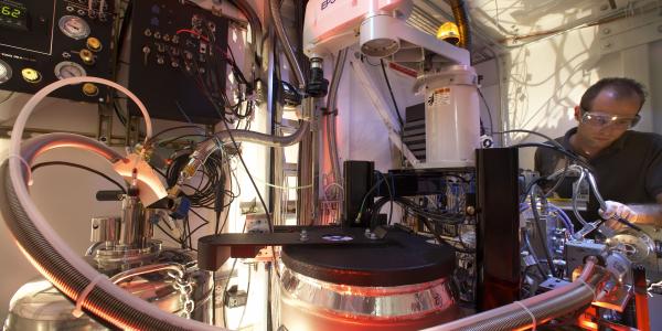 SSRL's Molecular Observatory for Structural Molecular Biology at Beamline 12, November 2007