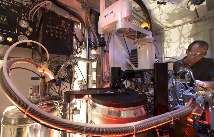 SSRL's Molecular Observatory for Structural Molecular Biology at Beamline 12, November 2007