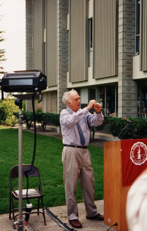 Martin Perl at press conference, 1995