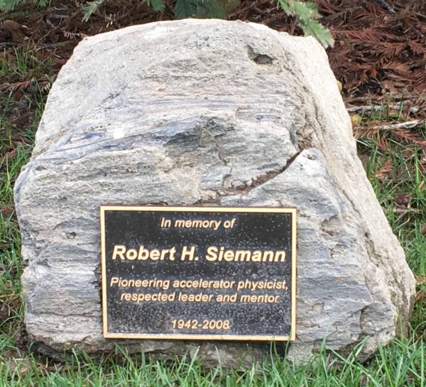 Robert Siemann memorial plaque