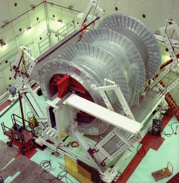 SLD under construction in the Collider Hall, 1987