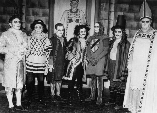 Cast members of Stanford Savoyards' Ruddigore